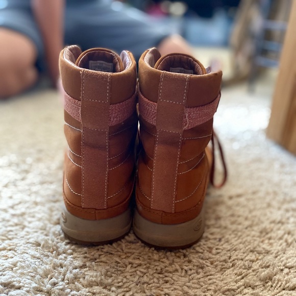 SOLD:Chaco women’s waterproof hiking boot - Picture 5 of 6